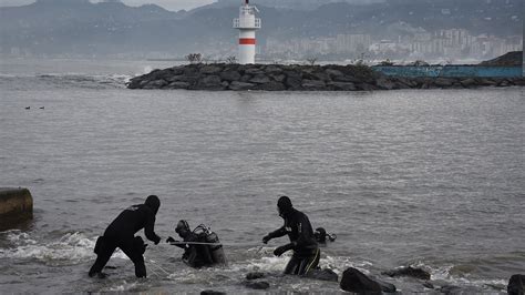 T­r­a­b­z­o­n­­d­a­ ­d­a­l­g­a­l­a­r­a­ ­k­a­p­ı­l­a­n­ ­2­ ­g­e­n­ç­ ­k­a­y­b­o­l­d­u­